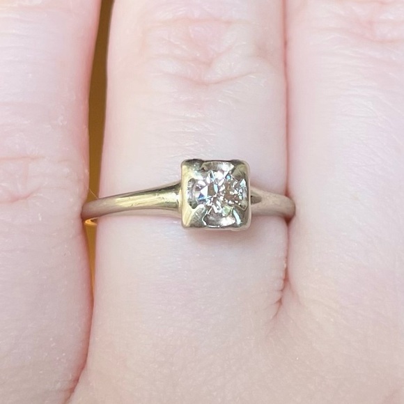 Jewelry - 14K Vintage quarter carat round Diamond white gold Artcarved engagement ring​​​